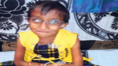 పెళ్లి సంబంధం కుదరడం లేదని... దివ్యాంగురాలయిన కూతుర్ని దారుణంగా చంపి