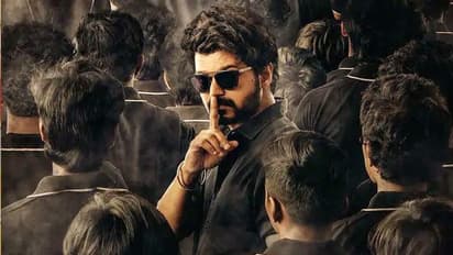 தலையில் மணக்கும் மல்லிகை... பாவாடை தாவணியில் கவர்ச்சியை கொட்டி பொங்கலை குதூகலமாக்கிய மாளவிகா மோகனன்..!