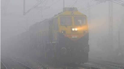 ठंड का कोहराम, 6 हजार से ज्यादा ट्रेनें हुईं रद्द, 4 प्रदेशों में रहा घना कोहरा, विजिबिलिटी भी कम