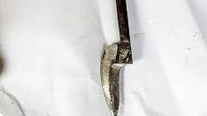 సీఎం క్యాంప్ కార్యాలయంలో కోడికత్తి శ్రీను కుటుంబసభ్యులు.. ఎందుకంటే..