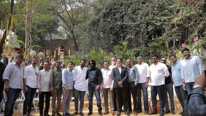 ಪ್ರಭಾಸ್ ಜತೆ ಯಶ್.. ನೀಲ್ ಸಹ ಇದ್ದಾರೆ? ಏನ್ ಹೊಸ ಪ್ರಾಜೆಕ್ಟು?