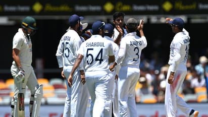 ആഞ്ഞടിച്ച് ഇന്ത്യന്‍ ബൗളര്‍മാര്‍; ബ്രിസ്‌ബേനില്‍ ഓസീസ് 369ന് പുറത്ത്