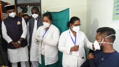 രാജ്യത്ത് കൊവിഡ് വാക്സിനേഷൻ ഇന്നും തുടരും; ഇന്നലെ വാക്സീൻ സ്വീകരിച്ചത് 1.91 ലക്ഷം ആരോഗ്യപ്രവ‍ർത്തകർ