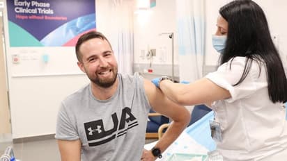 वैक्सीन से कुछ फर्क पड़ता है या नहीं..यह जानना है तो दुनिया के इस देश की तस्वीर और वहां की हालत देखिए