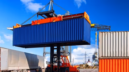 വീണ്ടെടുക്കലിന്റെ പ്രതീക്ഷ വർധിപ്പിച്ച് ഡിസംബറിലെ കയറ്റുമതി നേട്ടം; രാജ്യത്തിന്റെ വ്യാപാരക്കമ്മി ഉയർന്നു