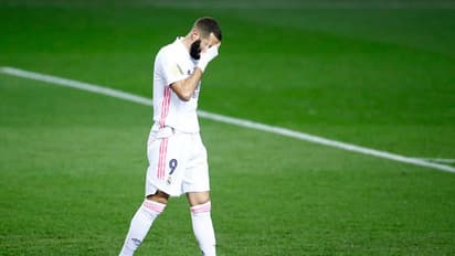 La Liga : ബെന്സേമ പെനാല്റ്റി പാഴാക്കി, റയലിന് സമനില; ബാഴ്സലോണയ്ക്ക് ജയം