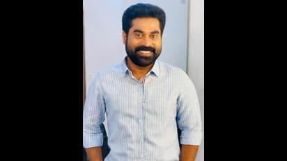 'ലിക്കര്‍ ഐലന്റു'മായി സുരാജ് വെഞ്ഞാറമൂട്, പൂജ ചടങ്ങിന്റെ ചിത്രങ്ങള്‍