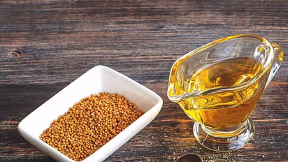 Kitchen Hacks- বাজারে পাওয়া সরষের তেল আসলে খাঁটি না ভেজাল, পরখ করুন এই সহজ উপায়ে