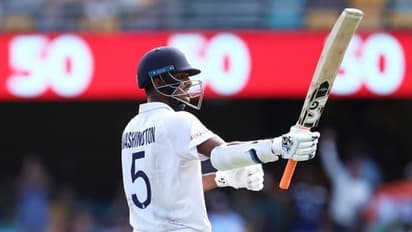 കണ്ടവരെല്ലാം കണ്ണുതള്ളി; നോ ലുക്ക് സിക്‌സറുമായി വാഷിംഗ്‌ടണ്‍ സുന്ദര്‍- വീഡിയോ