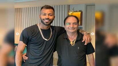 నాన్నకు ప్రేమతో... తండ్రి ఫోటోను హత్తుకుని, ఓ ఎమోషనల్ వీడియో పోస్టు చేసిన హార్ధిక్ పాండ్యా...