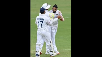 ఐదు వికెట్లతో అదరగొట్టిన సిరాజ్... బ్రిస్బేన్లో హైదరాబాదీ రికార్డు ప్రదర్శన...