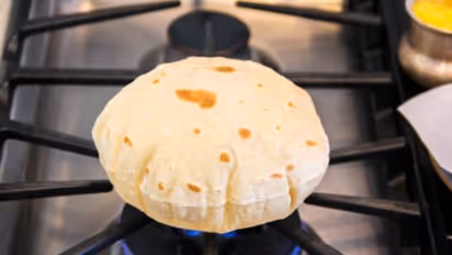 మిగిలిపోయిన చపాతీలను కోసి.. నూడుల్స్ చేయండి..టేస్ట్ అదరగొట్టండి..