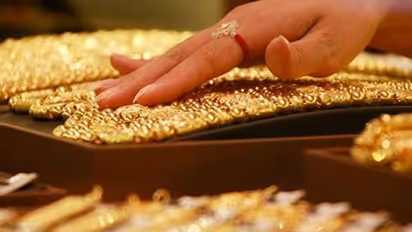 Gold Silver Price: ಸತತ 2ನೇ ದಿನ ಚಿನ್ನದ ಬೆಲೆಯಲ್ಲಿ ದಾಖಲೆಯ ಇಳಿಕೆ, ಹೀಗಿದೆ ಇಂದಿನ ದರ