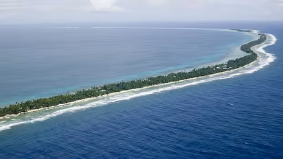 பருவநிலை மாற்றத்துக்கு உலகம் இழக்கபோகும் முதல் நாடு துவாலு தீபகற்பம்!! இந்த நாட்டின் அற்புதம் என்ன? 