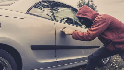 कहीं भी पार्क कर दीजिए कार नहीं होगी चोरी, सस्ती डिवाइस करेगी लाखों- करोड़ों की कार की सेफ्टी