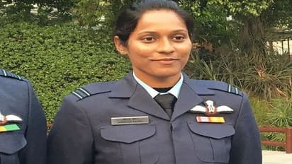 റിപബ്ലിക് ദിന പരേഡില് പങ്കെടുക്കുന്ന ആദ്യ വനിതാ ഫൈറ്റര് പൈലറ്റായി ഭാവ്നാ കാന്ത്