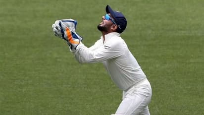 ധോണിയുമായി താരതമ്യപ്പെടുത്തുന്നത് ശരിയല്ല; ആദ്യമായി പ്രതികരിച്ച് ഋഷഭ് പന്ത്