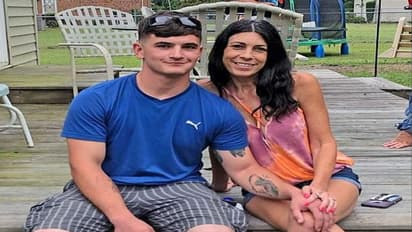 तलाक के बाद Tinder पर आई 50 की औरत, 22 के लड़के से मुलाक़ात के बाद अब करने वाली है शादी