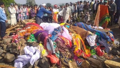 एक साथ उठीं 9 अर्थियां, बेटा-बहू और बेटियां एक ही चिता पर जले..लोग बोले-ऐसा भयावह मंजर पहली बार देखा