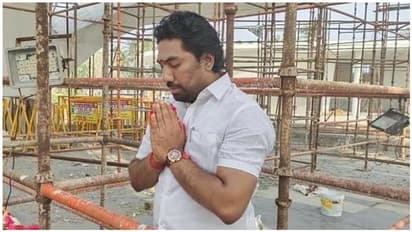 200க்கும் மேற்பட்ட விருப்பமனு... சட்டமன்றத் தேர்தலில் களமிறங்க தயங்குகிறாரா ஓ.பி.எஸ் மகன்..?