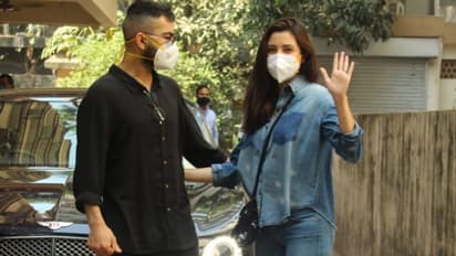 பெற்றோரான பிறகு முதன் முறையாக வெளியே வந்த அனுஷ்கா சர்மா - விராட் கோலி.. வைரல் போட்டோஸ்...!