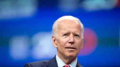 അമേരിക്കയിലേക്കുള്ള കുടിയേറ്റ വിലക്ക് നീക്കി ബൈഡൻ, ഗ്രീൻ കാർഡ് വിതരണം പുനരാരംഭിച്ചു