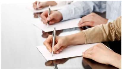 SSLC ಪರೀಕ್ಷೆಗೆ ಸಿದ್ಧತೆ: ಮಾದರಿ ಪ್ರಶ್ನೆ ಪತ್ರಿಕೆ ರಿಲೀಸ್...