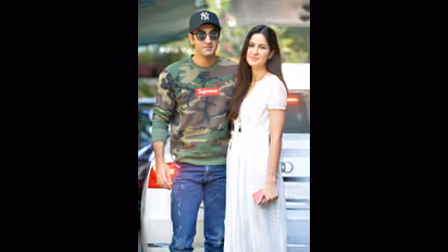 রাতারাতি প্রেম প্রতারণা, কাপুর পরিবারের সঙ্গে সম্পর্কে বিচ্ছেদ, কার জন্য ক্যাটের এই পরিণতী ঘটেছিল