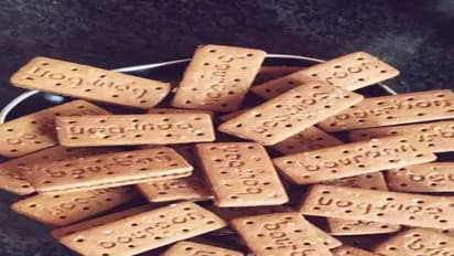 कभी खाएं हैं काले-काले इडली? 1 बार खाते ही बच्चे हो जाएंगे आपकी कुकिंग के फैन