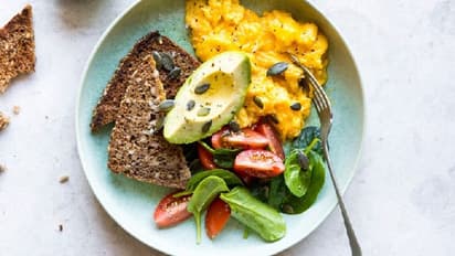 বয়স ৪০ পেরিয়েছে, নিজেকে কীভাবে ফিট রাখবেন, জেনে নিন কী বলছেন বিশেষজ্ঞরা