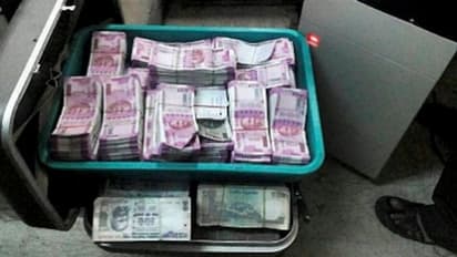 ಎಟಿಎಂಗೆ ತುಂಬಬೇಕಿದ್ದ 64 ಲಕ್ಷ ರೂ. ಕದ್ದು ಪರಾರಿ..!