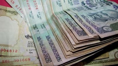 വ്യാജ സാലറി സർട്ടിഫിക്കറ്റ് ഉണ്ടാക്കി ലോണെടുത്തത് സർക്കാർ ഉദ്യോഗസ്ഥനാണെന്ന് പറഞ്ഞ്; ജയിലിലായത് 2 ക്ലർക്കുമാർ