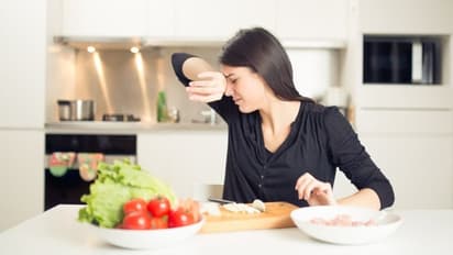 తల దగ్గర ఉల్లిగడ్డ పెట్టుకొని పడుకుంటే ఏమౌతుంది..?