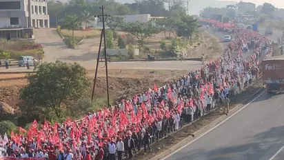Farmers’ protest: Tractor rally from Singhu border enters Delhi breaking barricades