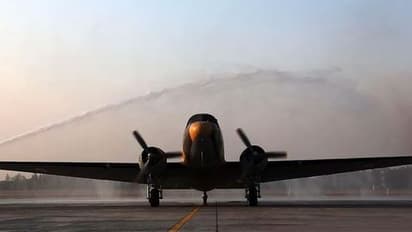 ఇండిపెండెన్స్ డే ప్రత్యేక ఆకర్షణగా బంగ్లాదేశ్ను విముక్తి చేసి, శ్రీనగర్ను రక్షించిన వింటేజ్ డకోటా విమానాలు