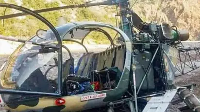 जम्मू कश्मीर में सेना का हेलीकॉप्टर दुर्घटनाग्रस्त, एक पायलट की मौत, दो घायल