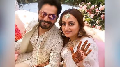 এ কী কাণ্ড, চার চাকায় বা ঘোড়ার পিঠে নয়, কীভাবে বিয়ে করতে এসেছিলেন বরুণ, মুহূর্তে ভাইরাল ছবি