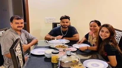 ಸೋಷಿಯಲ್ ಮೀಡಿಯಾದಲ್ಲಿ ಸಖತ್‌ ಫೇಮಸ್‌  ಈ  ಕ್ರಿಕೆಟರ್‌ ಸಹೋದರಿ!