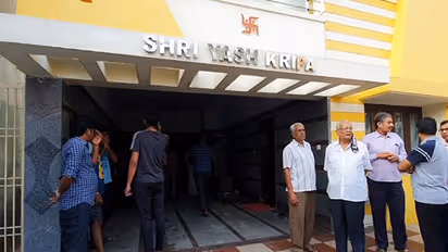 അമ്മയെയും മകനെയും കൊലപ്പെടുത്തി 17 കിലോ സ്വര്ണ്ണം കവര്ന്നു; പ്രതികളിലൊരാളെ പൊലീസ് വെടിവച്ചു കൊന്നു