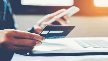 ಕ್ರೆಡಿಟ್ ಕಾರ್ಡ್ಗೂ ಕನ್ನ, ಲಕ್ಷ ಕಳೆದುಕೊಂಡ ವಕೀಲ... ಇಂಥ ಸಂದೇಶ ಬಂದ್ರೆ ಜೋಕೆ!