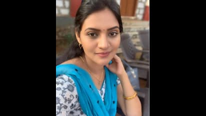 ನೀಲಿ ಬಟ್ಟೆ ಧರಿಸಿದ್ರೆ ನೋವೇ ಇಲ್ಲ ಎಂದ್ರು ರಂಜನಿ..!