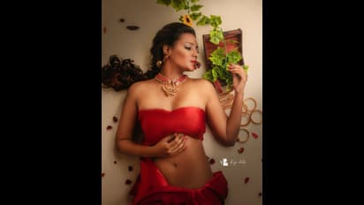 விஜய், சூர்யா என்னை மன்னிச்சிடுங்க... இப்ப தான் உண்மை தெரிந்தது! காலில் விழாத குறையாக கதறும் மீராமிதுன்!