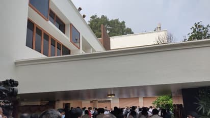 ஜெயலலிதாவின் போயஸ் தோட்ட இல்லம் நினைவு இல்லமாக மாறுகிறது.. முதலமைச்சர் எடப்பாடியார் திறந்து வைக்கிறார்.