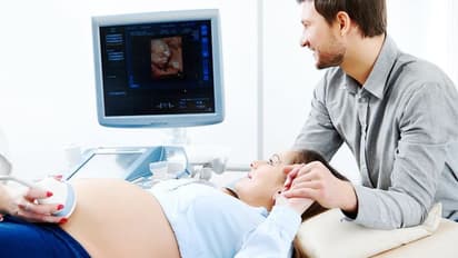 প্রেগনেন্সির প্ল্যান করছেন, চোখ বুলিয়ে নিন জরুরি বিষয়গুলিতে