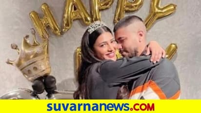 ಡೂಡಲ್ ಆರ್ಟಿಸ್ಟ್‌ ತೋಳಲ್ಲಿ ನಗ್ತಿದ್ದಾರೆ ಶ್ರುತಿ ಹಾಸನ್..? ಯಾರೀತ ಶಂತನು..?