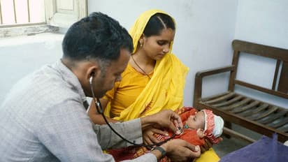 மருந்து சீட்டுகளை கன்னடத்தில் எழுதனுமா? சாட்டையடி பதிலளித்த கர்நாடகா அமைச்சர்!