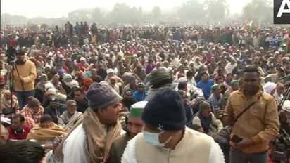 কৃষক নেতা রাকেশের কান্না প্রাণ ফেরাল আন্দোলনের, কৃষক মহাপঞ্চায়েতে জনসমুদ্র