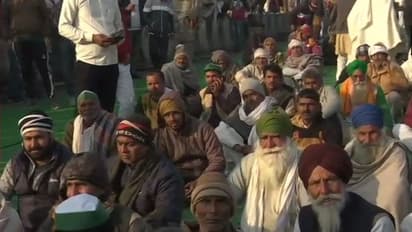 गाजीपुर बार्डर के दोनों तरफ सड़कें की गई ब्लाक, शाम 5 तक भूख हड़ताल पर रहेंगे किसान