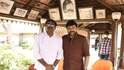 ఆచార్య సెట్ లో చిరంజీవితో పువ్వాడ అజయ్ భేటీ: మతలబు?