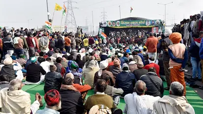 రైతుల వద్దకు విపక్ష ఎంపీల బృందం: ఘాజీపూర్ వద్దే అడ్డుకొన్న పోలీసులు